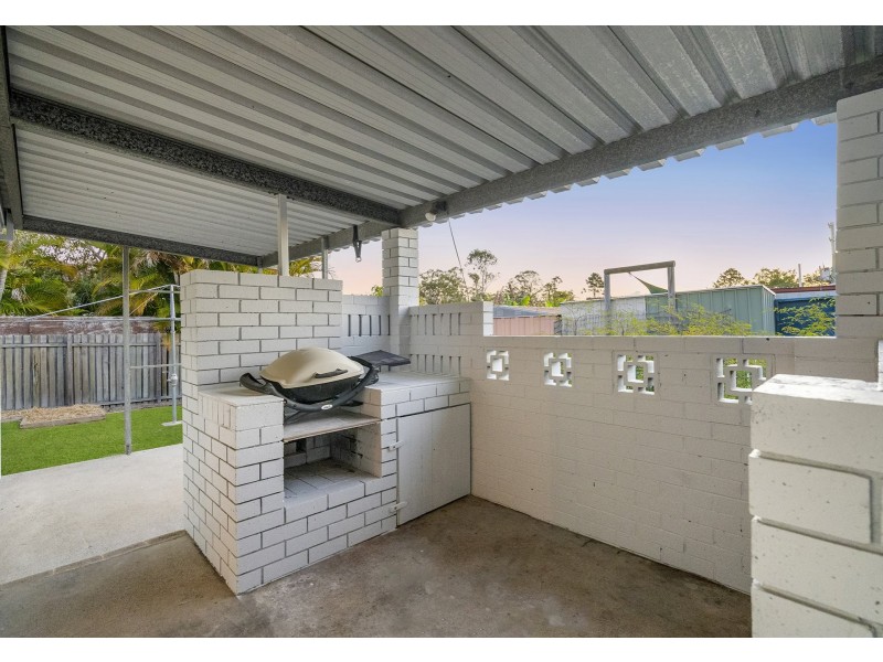 5 Pine Drive, Woodridge QLD 4114