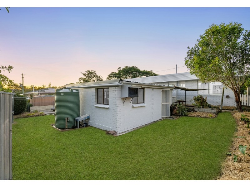 5 Pine Drive, Woodridge QLD 4114