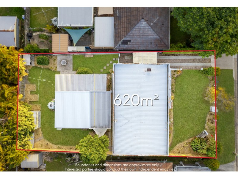 5 Pine Drive, Woodridge QLD 4114