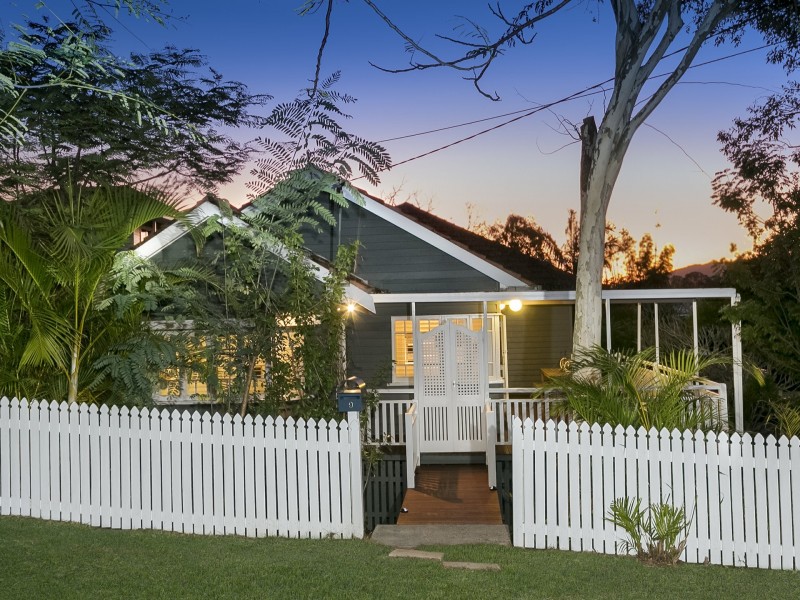 9 Lily Avenue, Yeronga QLD 4104