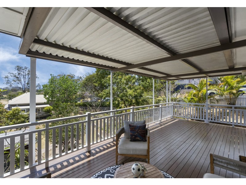 9 Lily Avenue, Yeronga QLD 4104