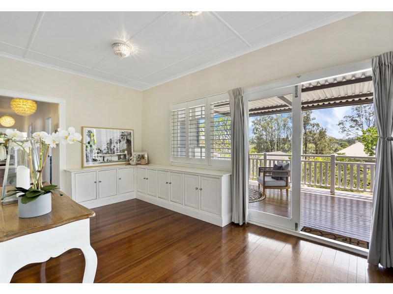 9 Lily Avenue, Yeronga QLD 4104