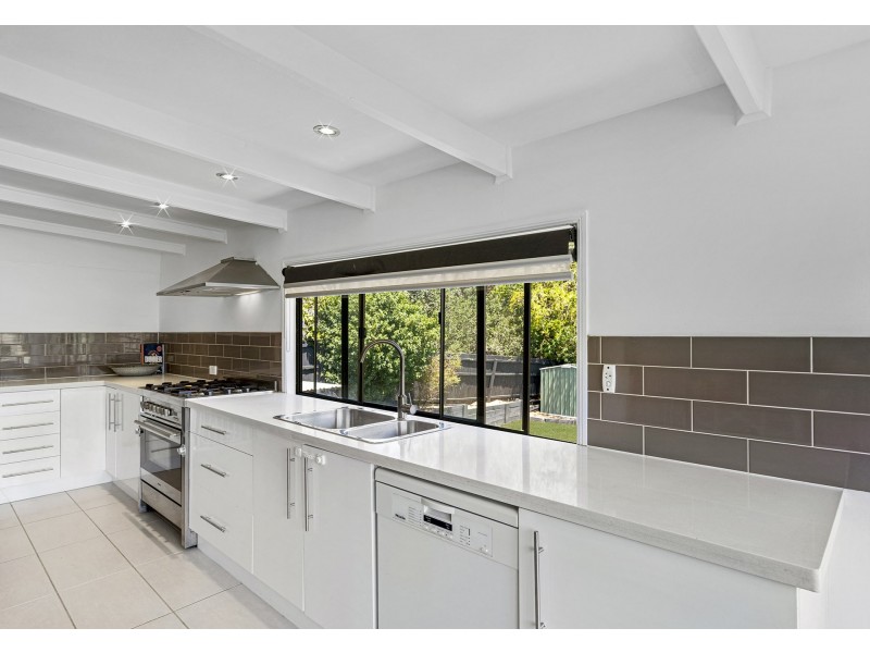 9 Lily Avenue, Yeronga QLD 4104