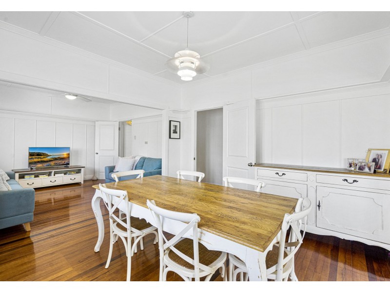 9 Lily Avenue, Yeronga QLD 4104