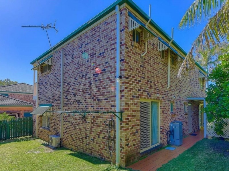 1/32 Asbhy Street, Fairfield QLD 4103