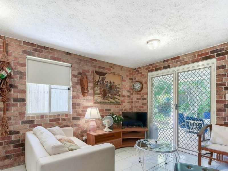 1/32 Asbhy Street, Fairfield QLD 4103