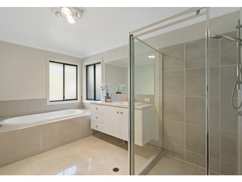 68 Dunrod Street, Holland Park West QLD 4121