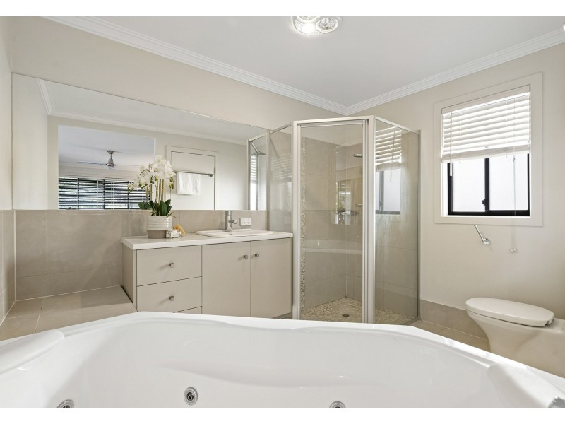 68 Dunrod Street, Holland Park West QLD 4121