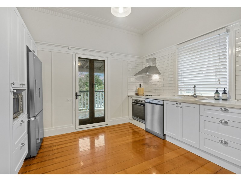 7 Cross Street, Fairfield QLD 4103