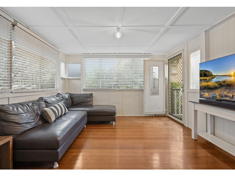 7 Cross Street, Fairfield QLD 4103