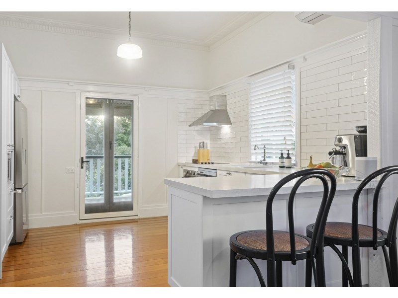 7 Cross Street, Fairfield QLD 4103