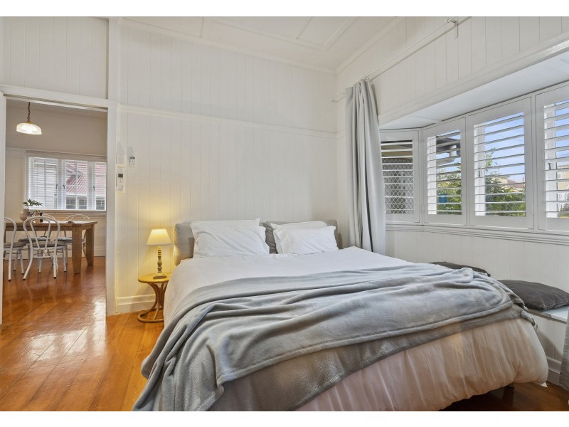 7 Cross Street, Fairfield QLD 4103