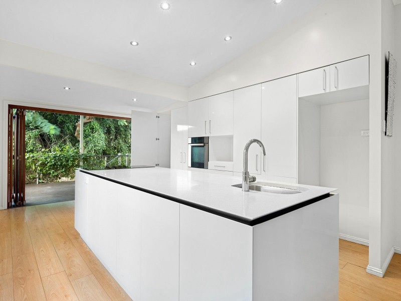 16 Flower Street, Woolloongabba QLD 4102