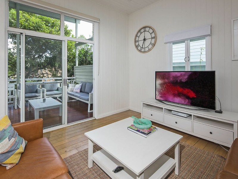 17 Glena Street, Fairfield QLD 4103