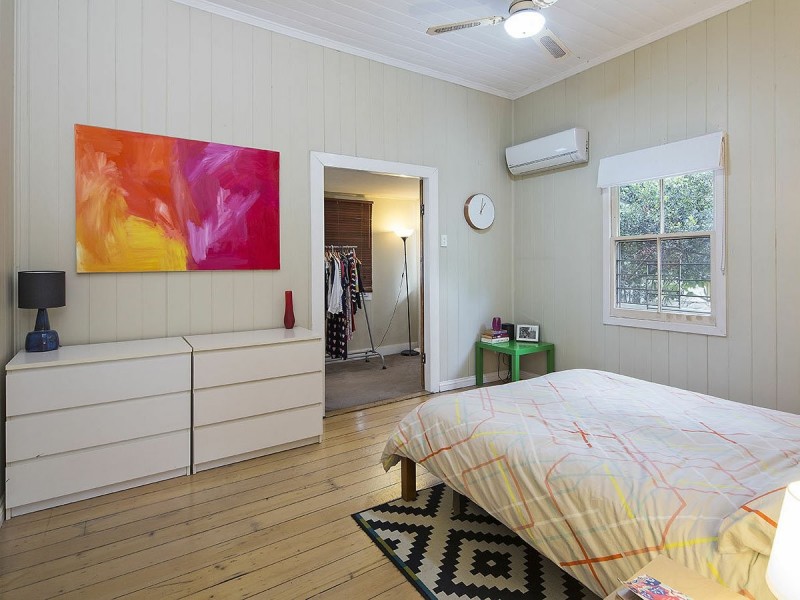 17 Glena Street, Fairfield QLD 4103