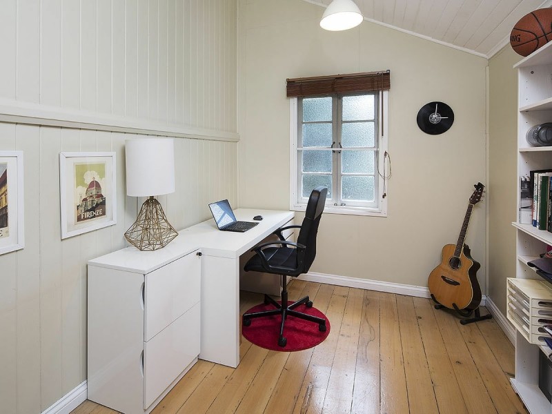 17 Glena Street, Fairfield QLD 4103