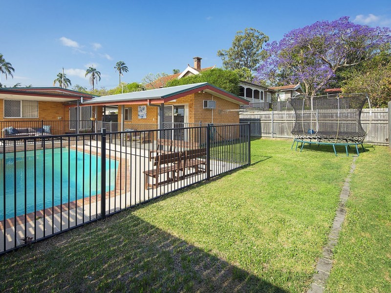 13 Crichton Street, Yeerongpilly QLD 4105