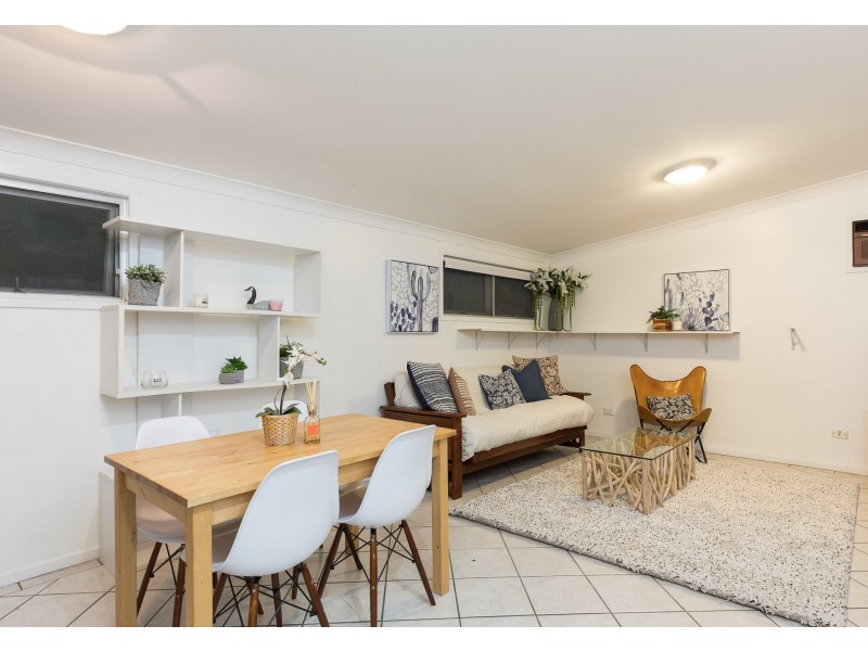 13 Crichton Street, Yeerongpilly QLD 4105