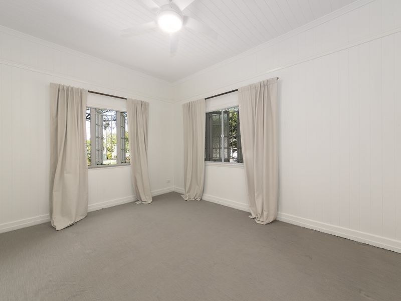 15 Grimes Street, Yeronga QLD 4104