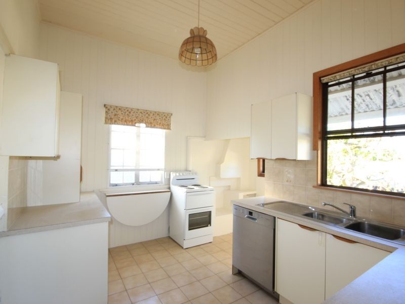 15 Grimes Street, Yeronga QLD 4104