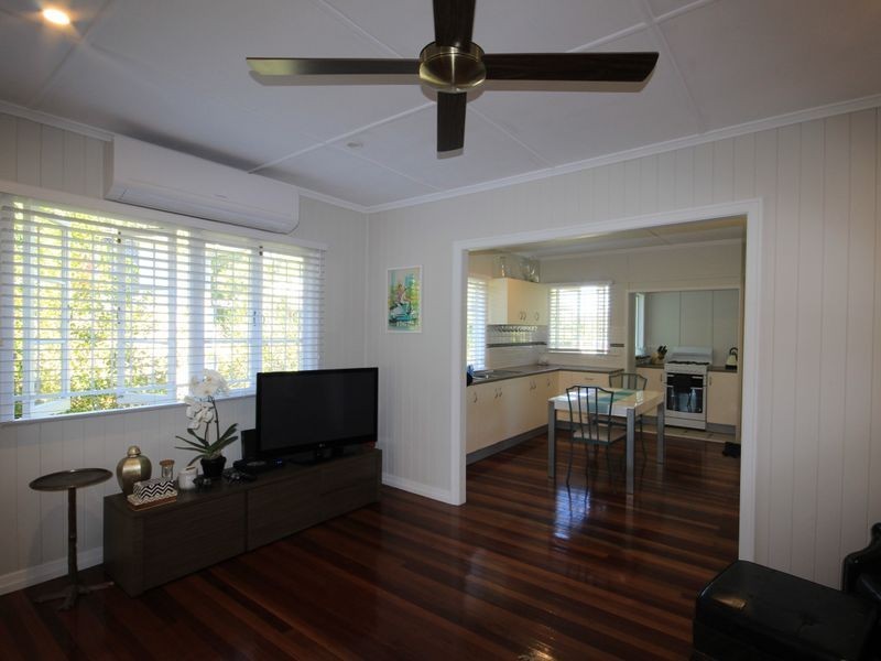 43 Cape Street, Holland Park QLD 4121