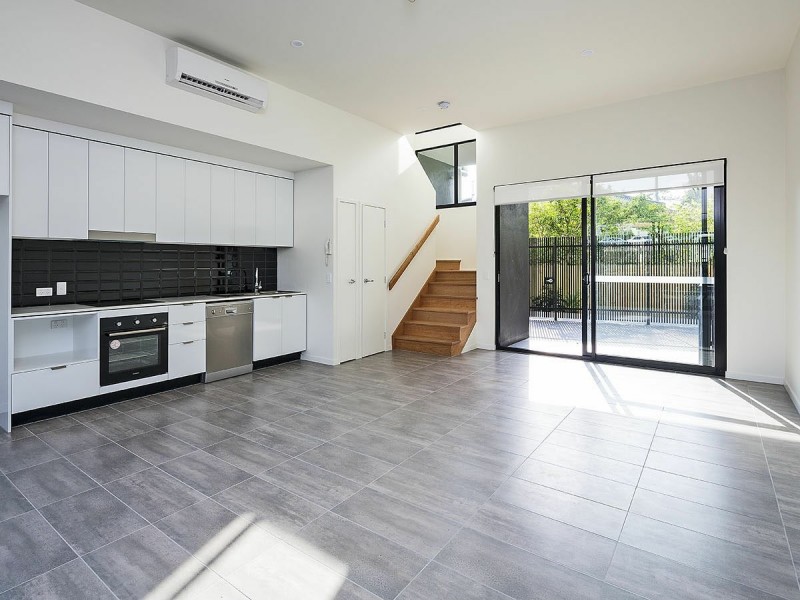 2/62 Shottery Street, Yeronga QLD 4104