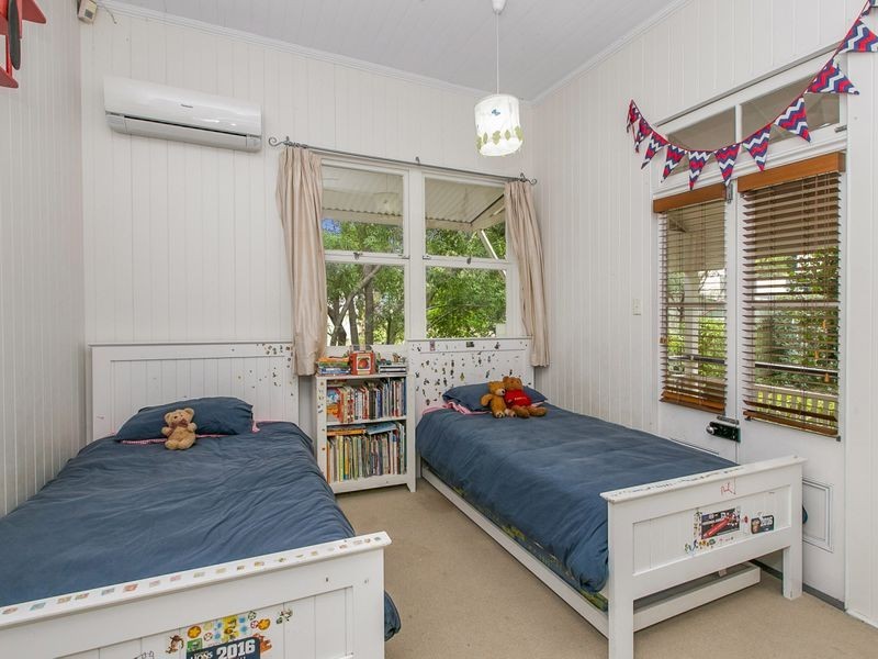55 Green Street, Yeerongpilly QLD 4105