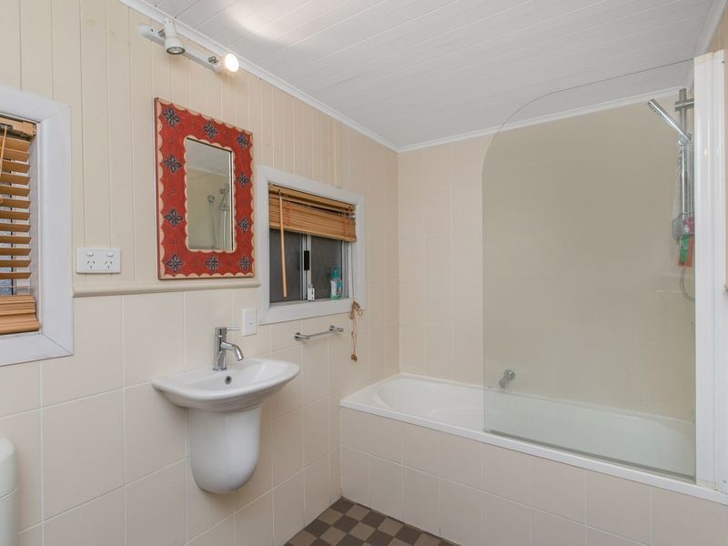 55 Green Street, Yeerongpilly QLD 4105