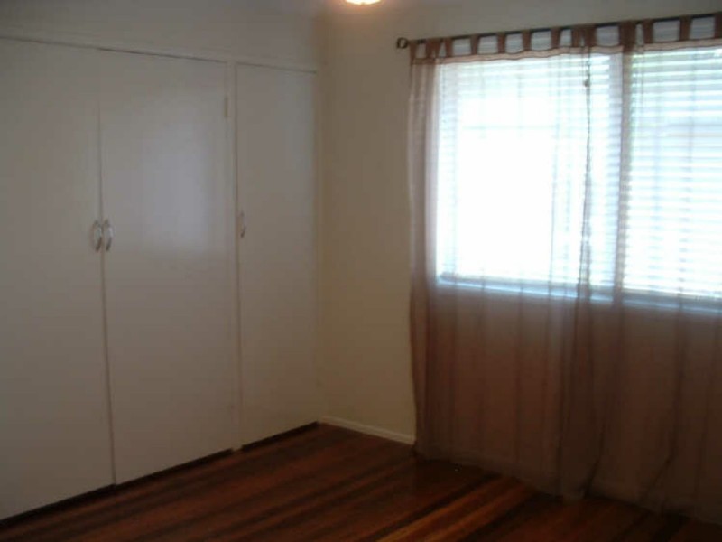 2/7 Woodville Place, Annerley QLD 4103