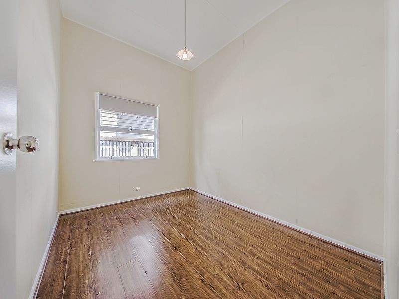 15 Mossgrove Street, Woolloongabba QLD 4102