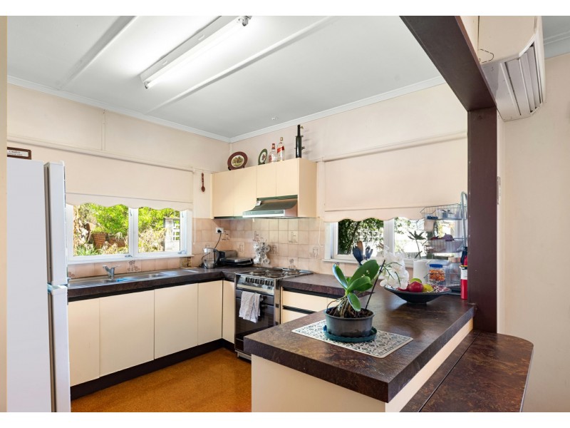 1 Yvonne Street, Yeronga QLD 4104