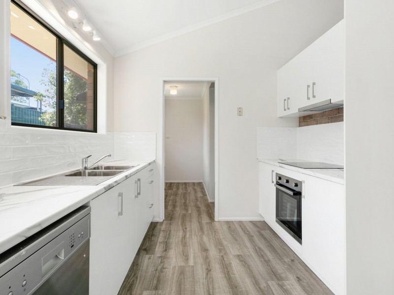 2 Glenroy Street, Carina QLD 4152