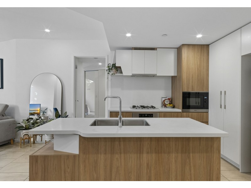 Unit 105/25 Shafston Avenue, Kangaroo Point QLD 4169