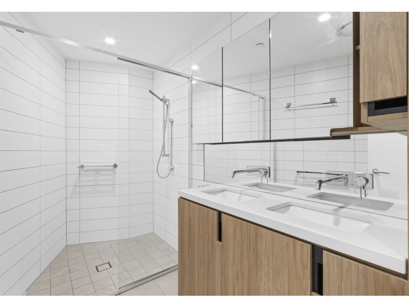 Unit 105/25 Shafston Avenue, Kangaroo Point QLD 4169