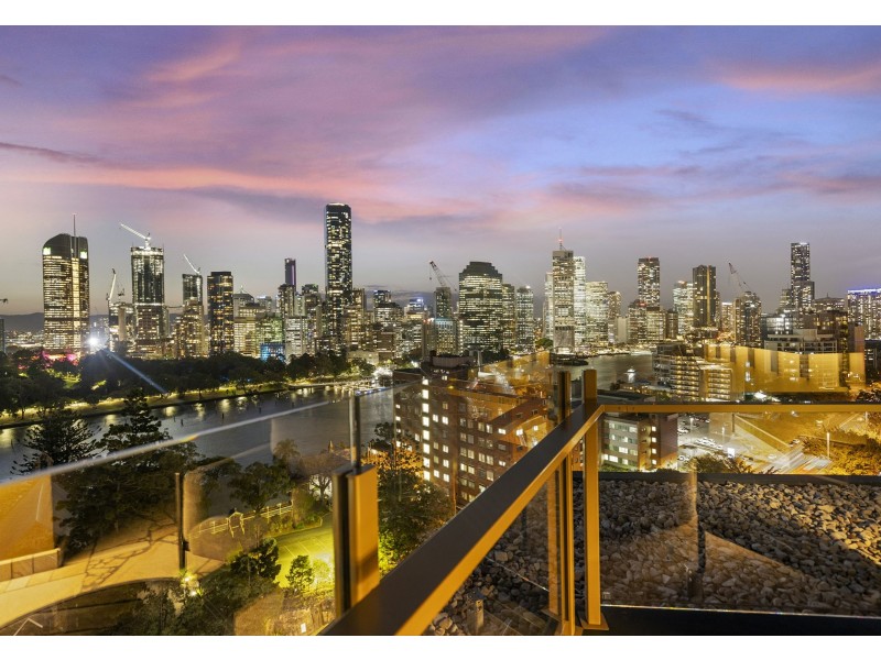 Unit 105/25 Shafston Avenue, Kangaroo Point QLD 4169