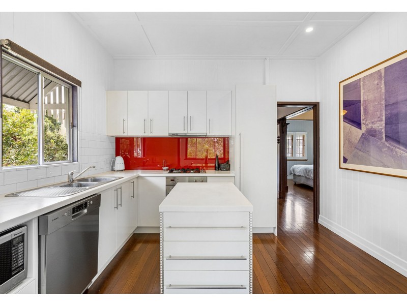 16 Redarc Street, Fairfield QLD 4103