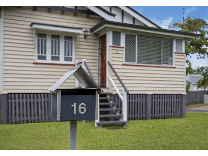 16 Redarc Street, Fairfield QLD 4103