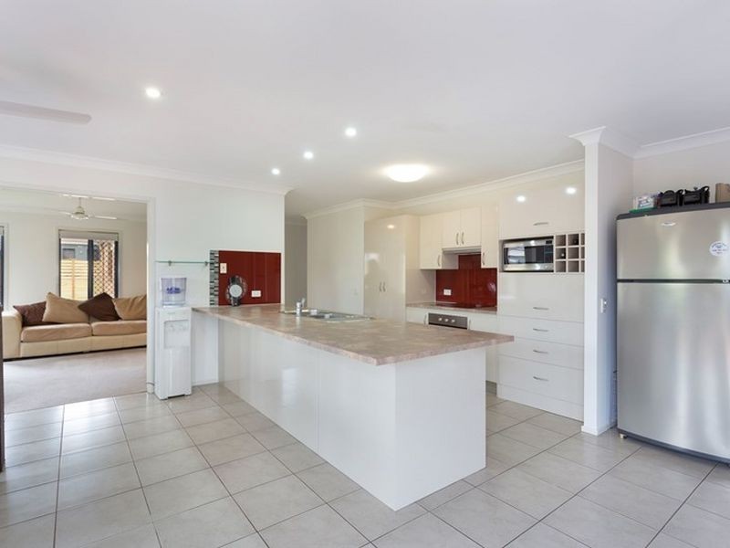 17 Mapleton Circuit, Parkinson QLD 4115