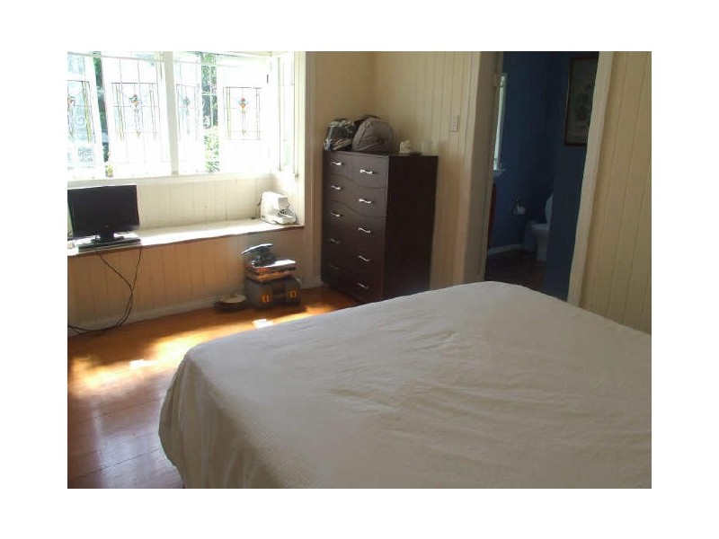 124 Waverley Street, Annerley QLD 4103