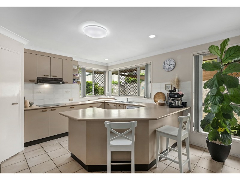 211 Wecker Road, Mansfield QLD 4122