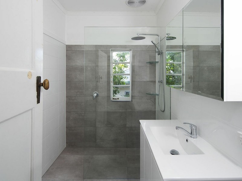 8 Ormuz Road, Yeronga QLD 4104