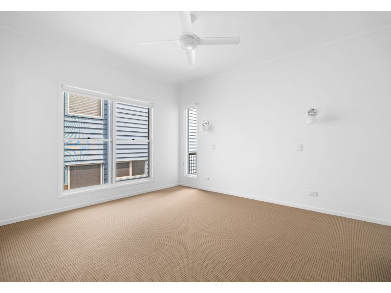 32 Orontes Road, Yeronga QLD 4104