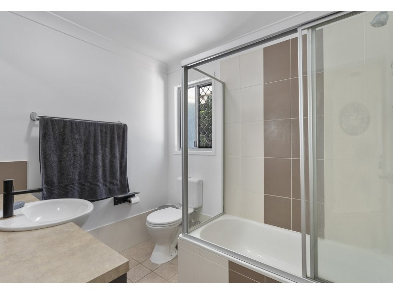 4/8 Eric Road, Holland Park QLD 4121