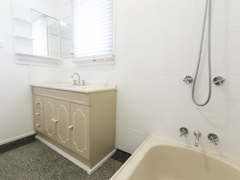 6 Yvonne Street, Yeronga QLD 4104