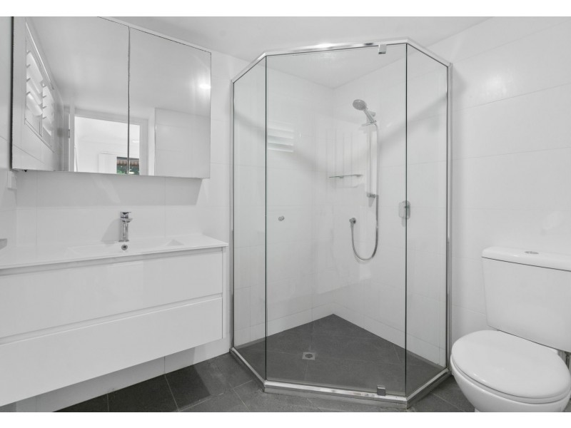 1/240 Wellington Road, East Brisbane QLD 4169