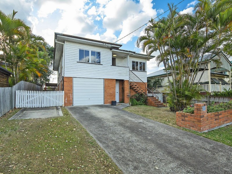 8 Ormuz Road, Yeronga QLD 4104