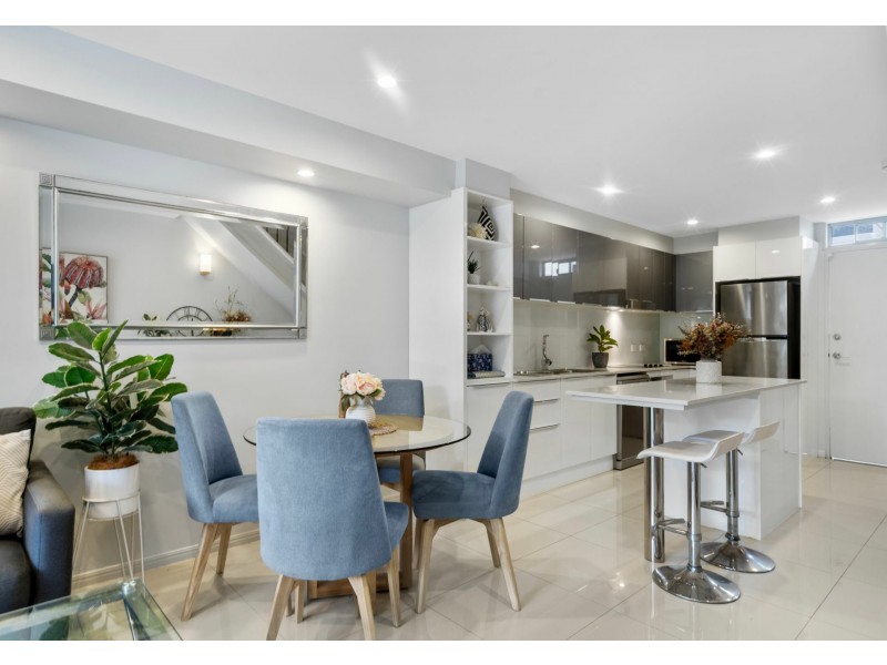 2/21 Manson Parade, Yeronga QLD 4104