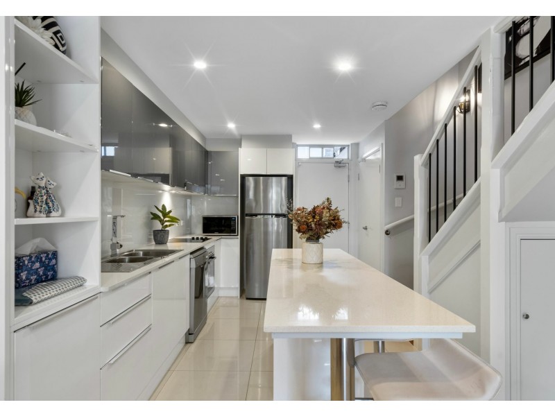 2/21 Manson Parade, Yeronga QLD 4104