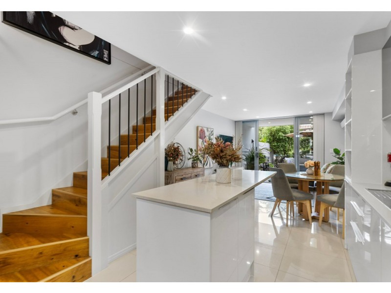 2/21 Manson Parade, Yeronga QLD 4104