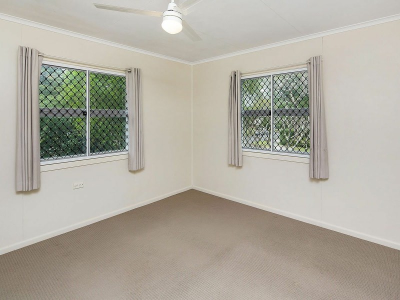 15 Barham Street, Coopers Plains QLD 4108